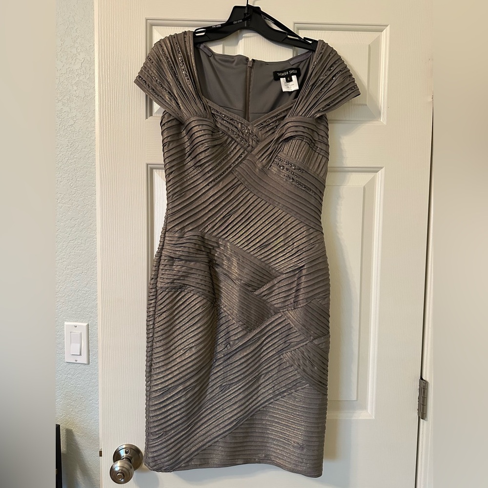 Tadashi Shoji Pleated Sheath Shadow Metallic Cocktail Dress size Small